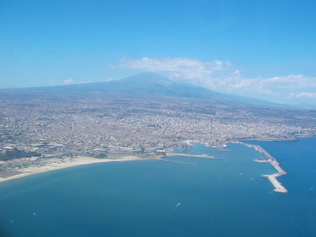 Your Home In Town Catania Exterior photo